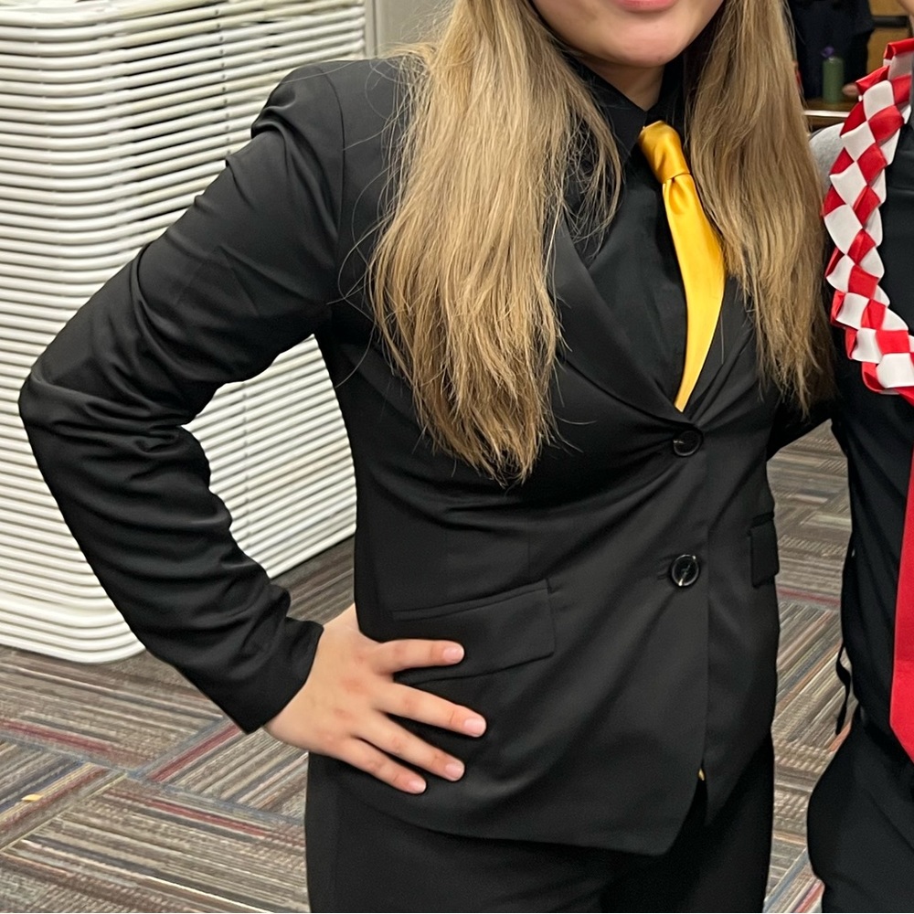 Women’s Black Blazer | M